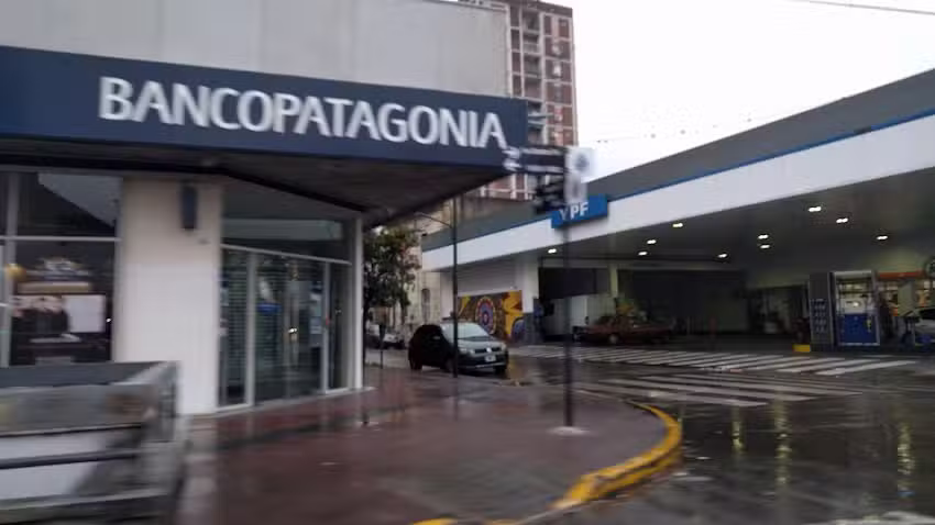 Banco Patagonia sucursal Mart&iacute;nez