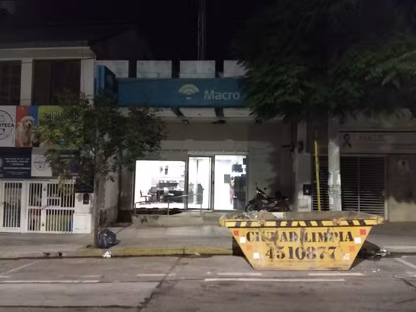 Macro Sucursal Av Col&oacute;n