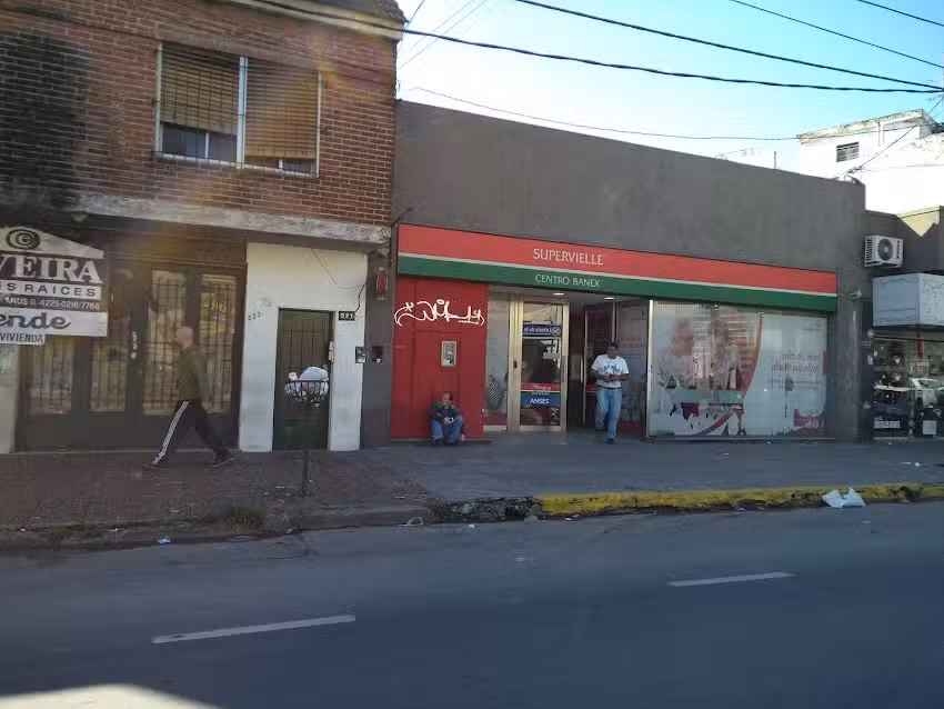 Supervielle Suc. de Servicio 266 | Lan&uacute;s 25 de Mayo